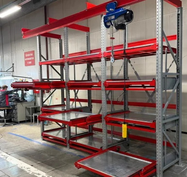 Цеховые стеллажи под фирменный стиль предприятия