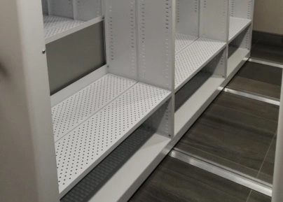 Стеллажи с перфорированными полками