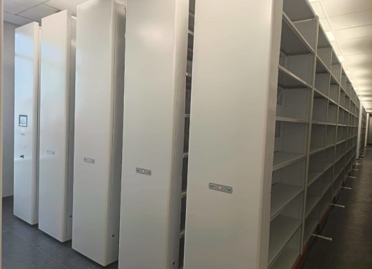 Индивидуальная расстановка стеллажей в помещении